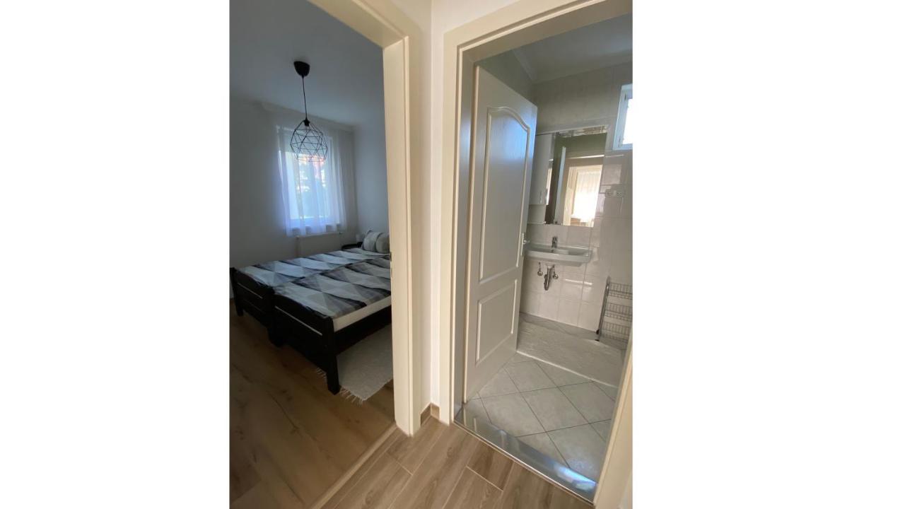 Hajdúszoboszló Andrea Apartmanok 2 מראה חיצוני תמונה